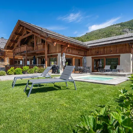 Luxe Piscine Et 18 Personnes Serrechevalierholidays Holiday home